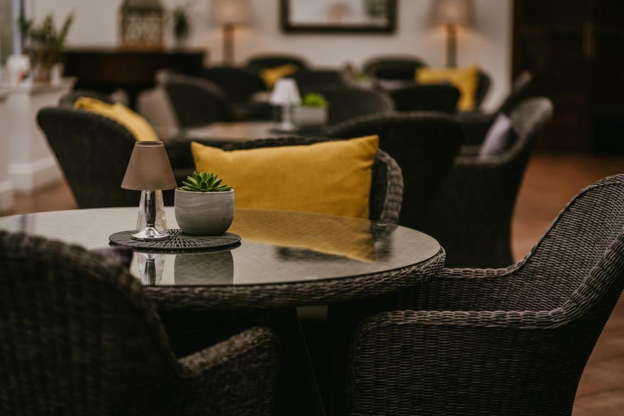 Rowton Hall Hotel And Spa チェスター エクステリア 写真